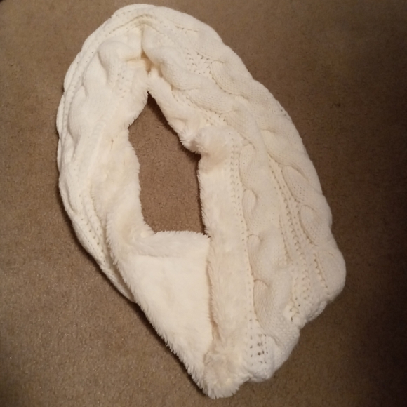 Francesca's super soft and warm infinity scarf - Picture 1 of 4